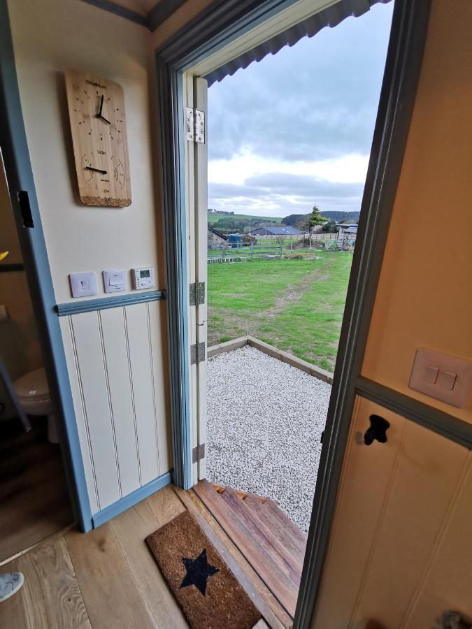 Toms Hut And Robins Rest Shepherd Huts Near Wadebridge Exterior foto