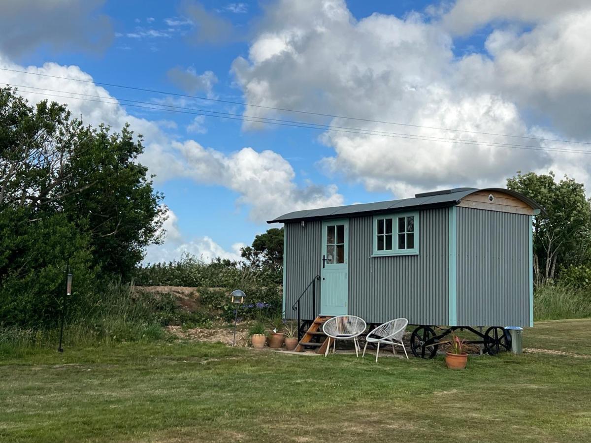Toms Hut And Robins Rest Shepherd Huts Near Wadebridge Exterior foto